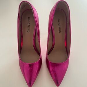Hot pink metallic pumps